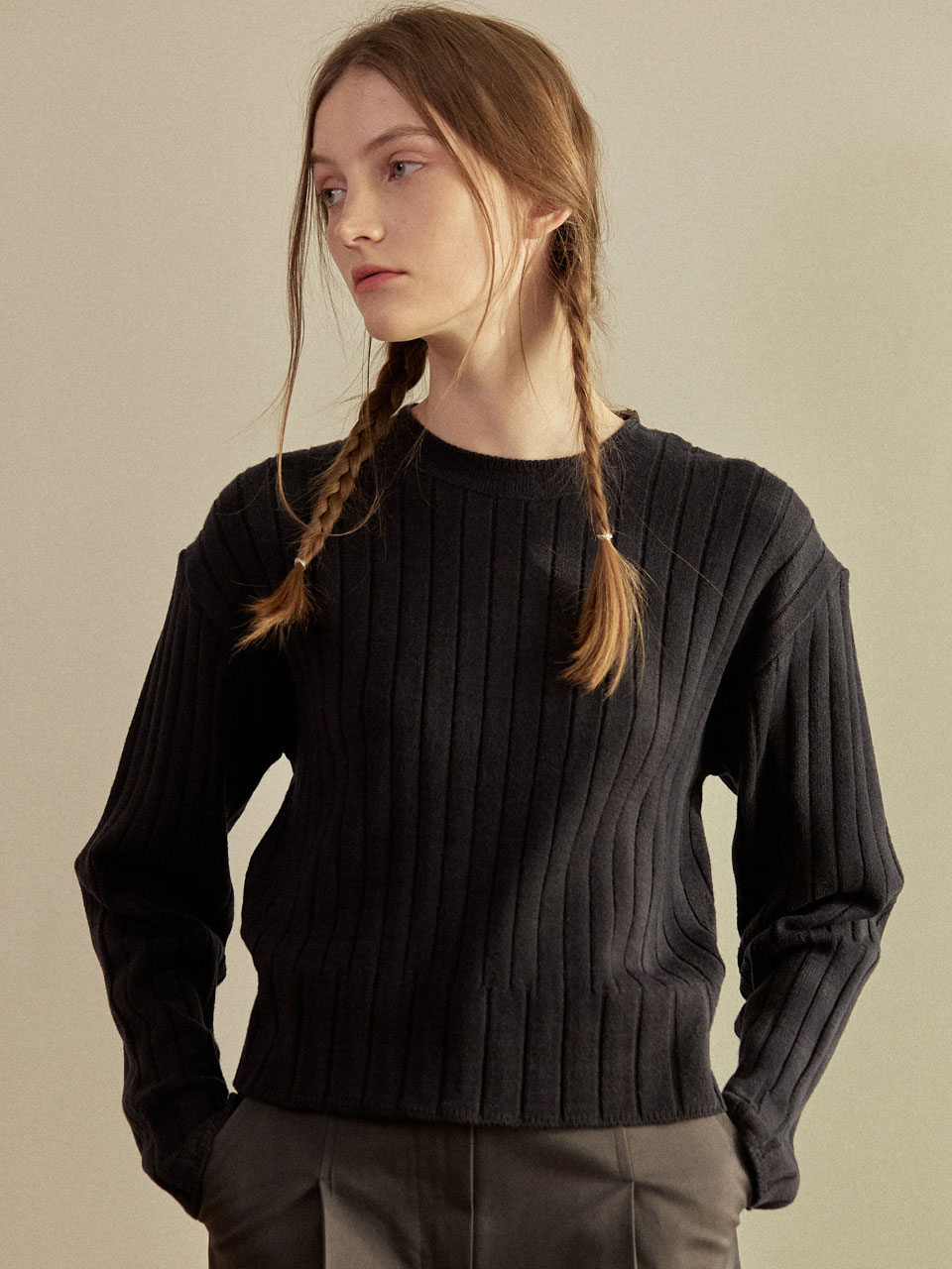 Ribbed Round Neck Knit 2Color