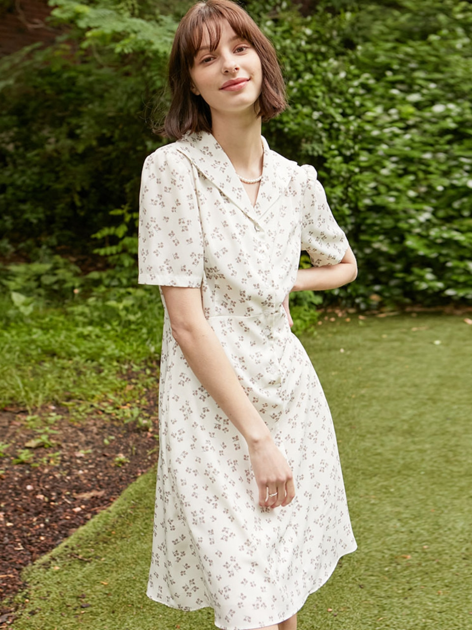 [고은아 착용] Floral Collar Shirring Dress - Ivory